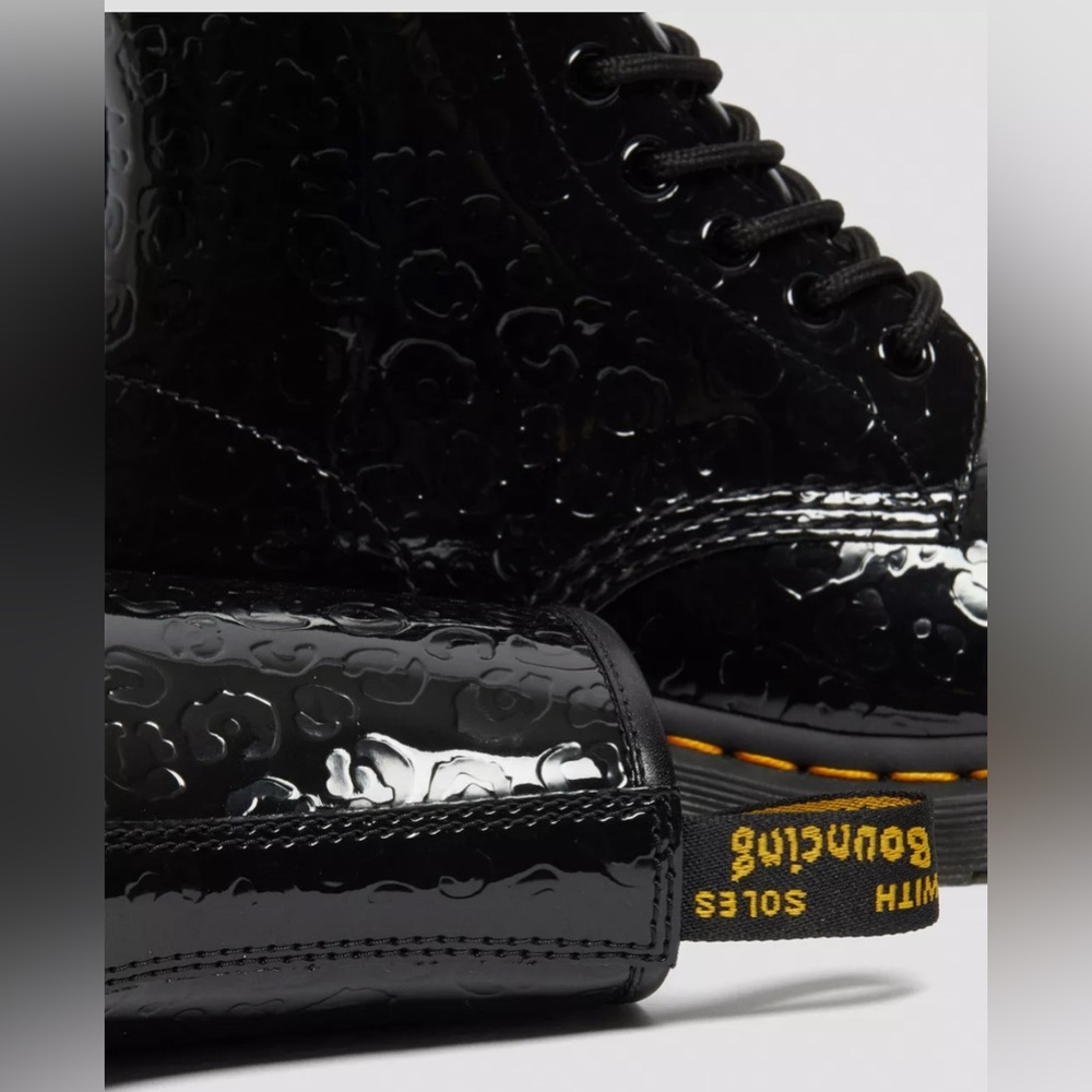 New Dr Martens 1460 LEOPARD EMBOSS PATENT LEATHER BOOTS Black Size 8 - Picture 8 of 9